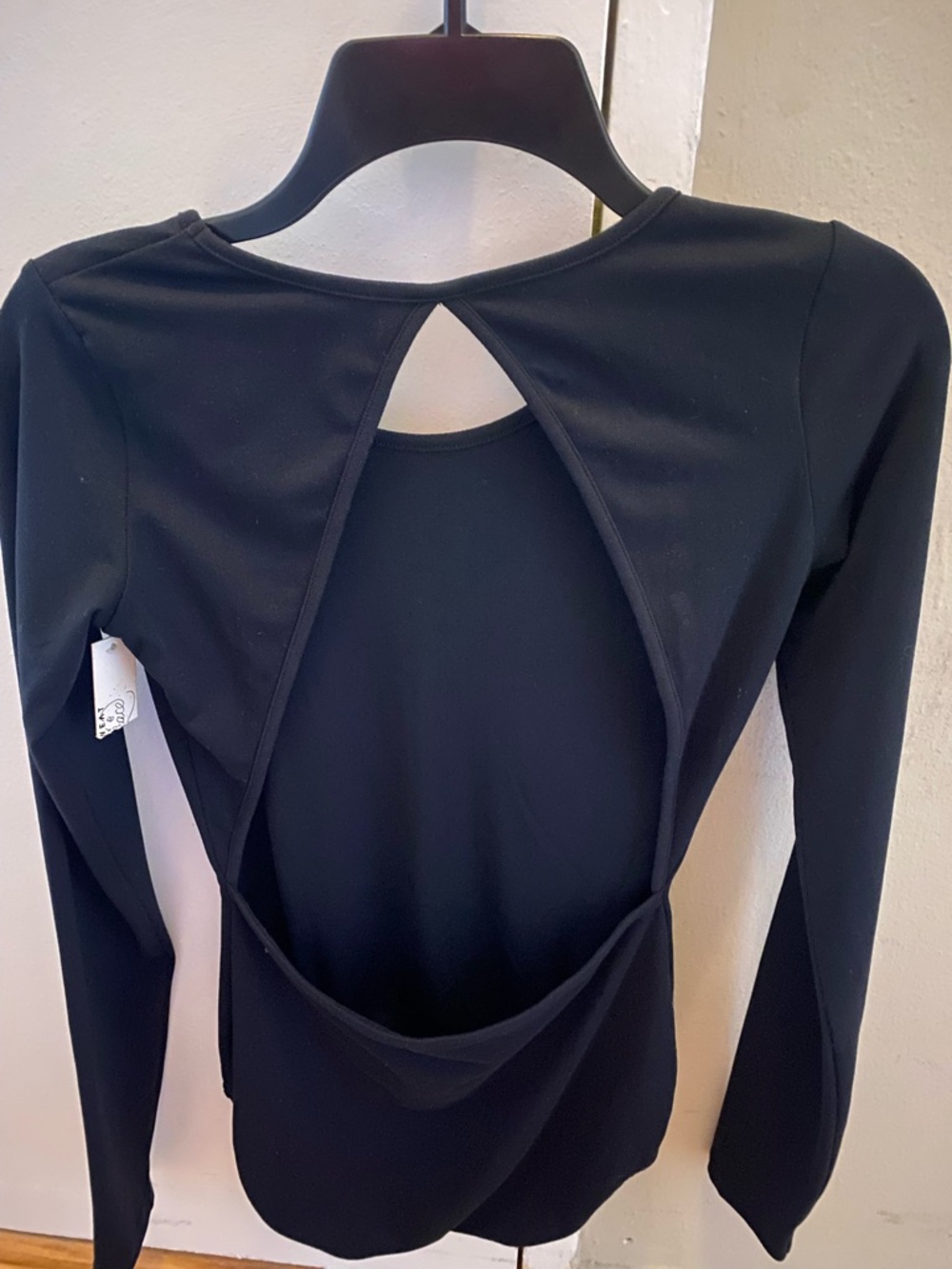 Black Long-Sleeve Women's Open Back Bodysuit 🌺